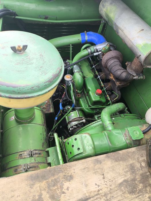 Комбайн John Deere 1052