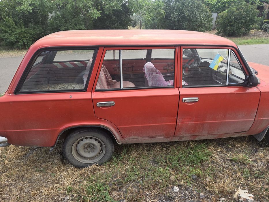 Автомобіль Ваз 2102