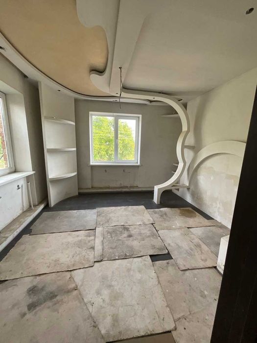 Будинок Крихівці (права сторона) з документами, світло, газ. Земля 4.5сот