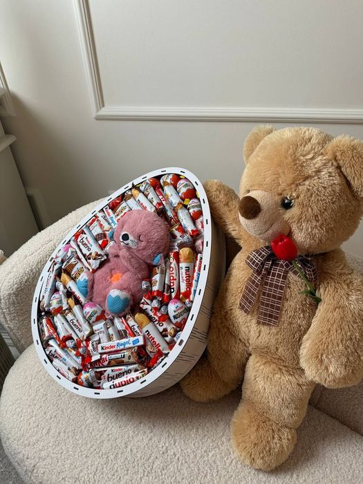 Солодкий подарунковий набір святковий бокс для коханої жінки