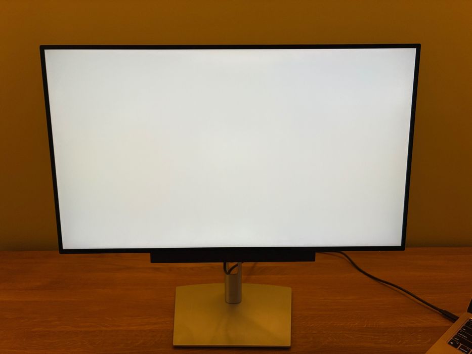 Dell UltraSharp U2722DE 27" USB-C Hub + Soundbar