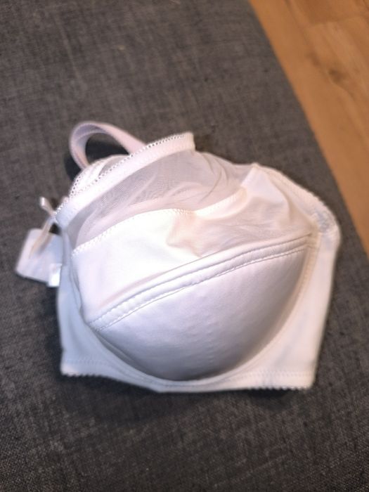 Biustonosz biały 85E