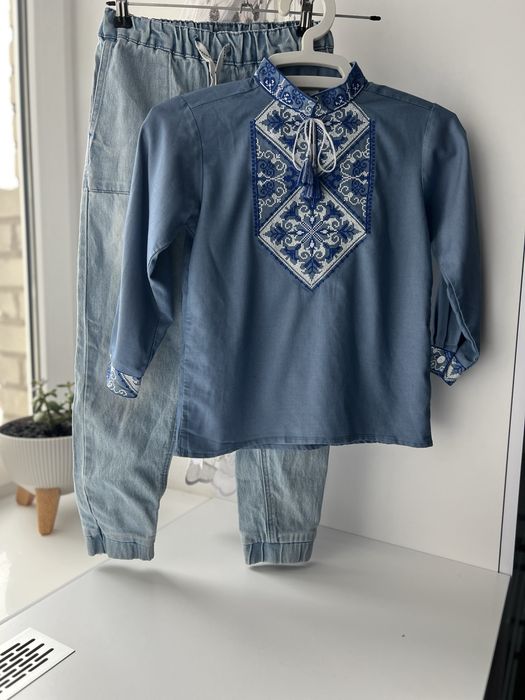 Вишиванка для хлопця 110-116розмір(5-6років)і штани