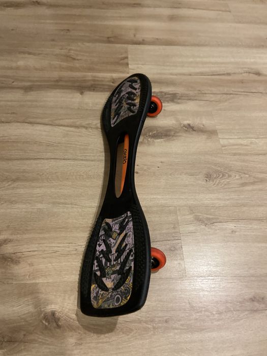 skate de duas rodas impecável