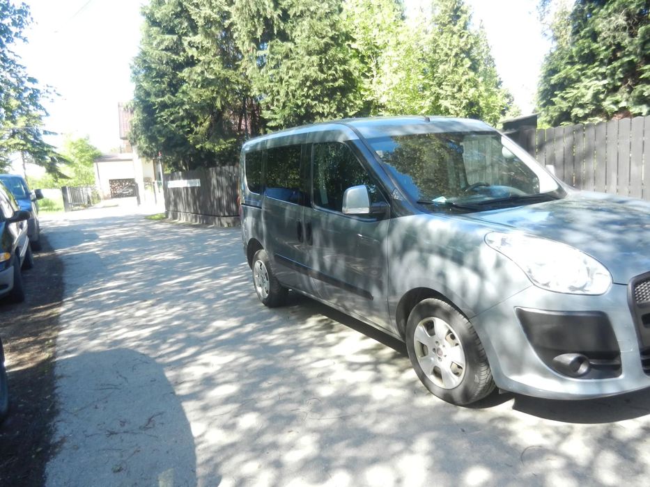 Fiat Doblo  1.4 Pb MAXI 7os. specjalny 120KM 2013r 2 x drzwi bok tył skrzydełka