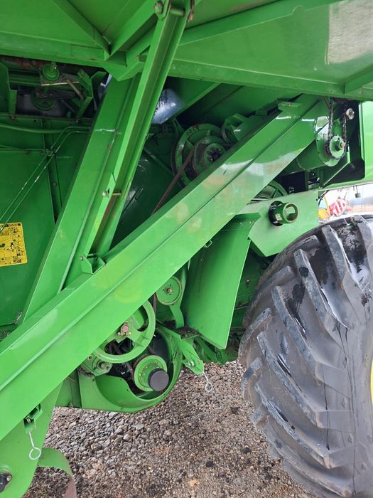 Зерно збиральний комбайн JOHN DEERE 1055 свіжо привезений