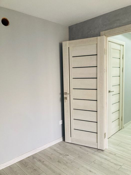Продам трьох кімнатну у м.Новий Розділ.
