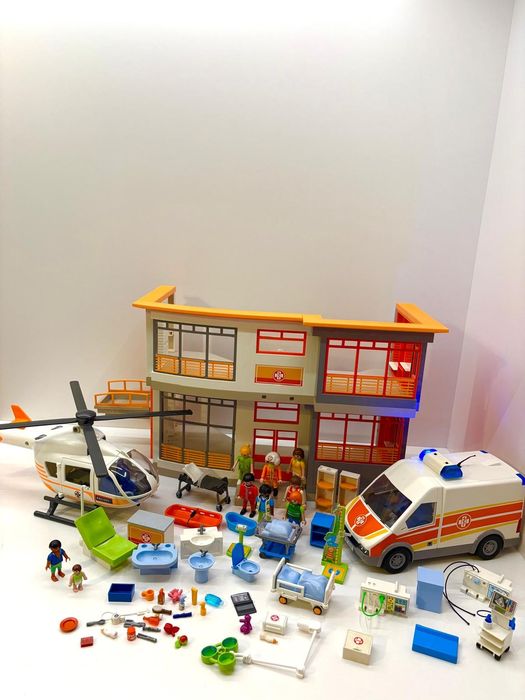 Playmobil city Life 6657 szpital karetka ambulans helikopter