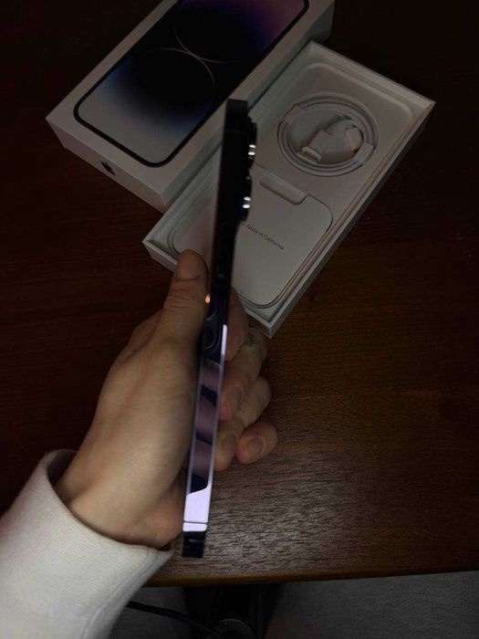 iPhone 14 Pro Max Roxo 256GB