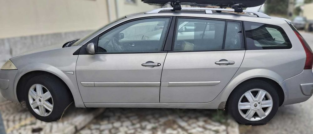 • Renault Megane 1.5 DCI 2005  – Avariada (Para Peças ou Reparar) — photo 3