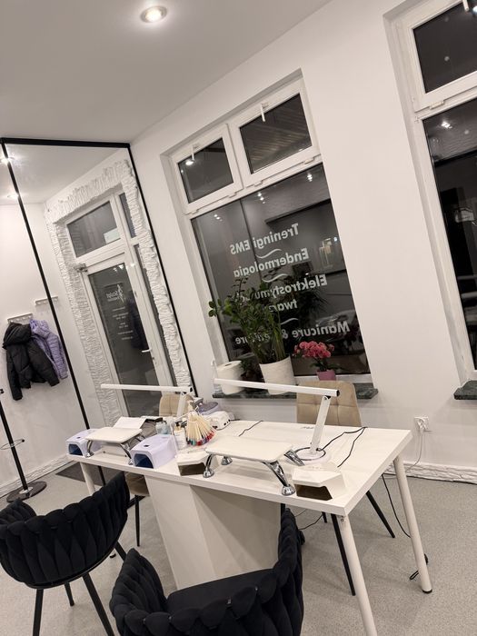 Wynajmę stanowisko dla stylistki paznokci – Warszawa Bemowo
