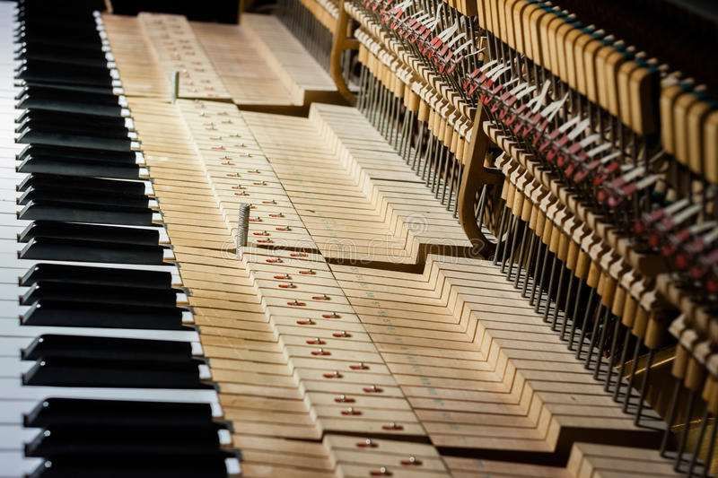 Професійне налаштування фортепіано та роялей. Настройка пианино.