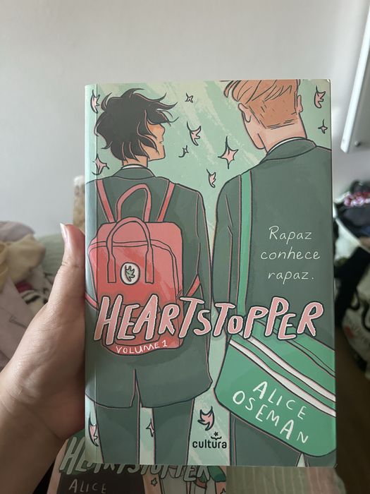 Heartstopper volumes 1 - 4