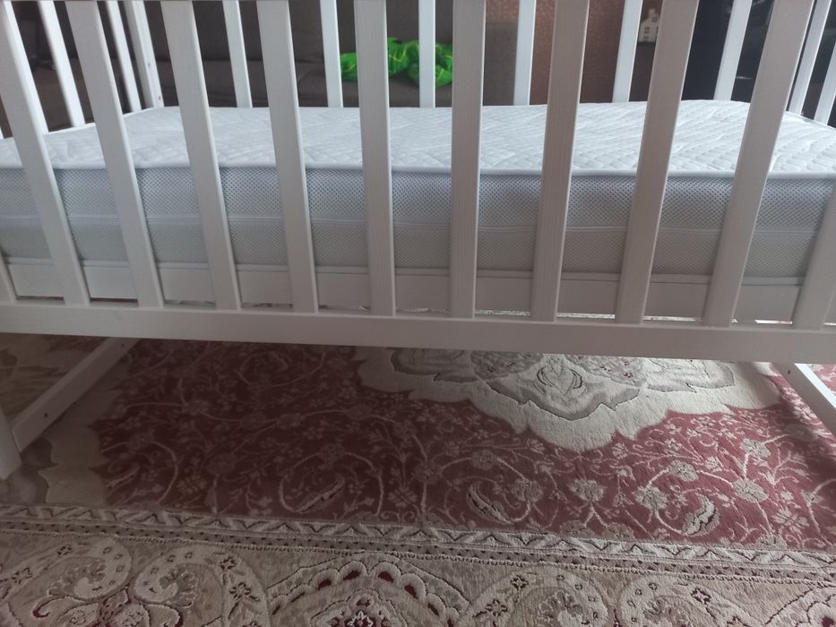Дитяче ліжечко з матрассом