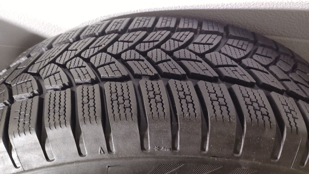 VW Golf 4 Komplet Opon Zimowych z Felgami