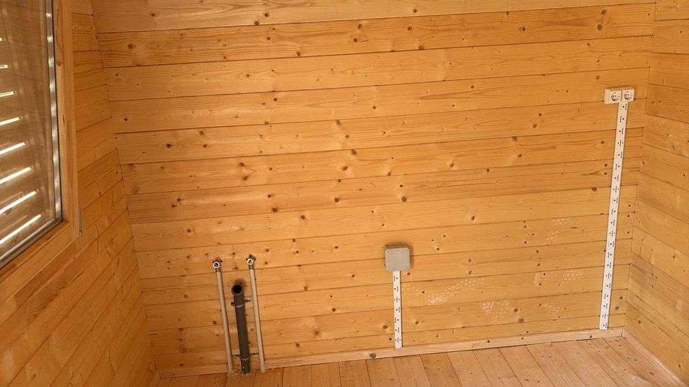 Casa de Madeira –  Estrutura Desmontável (Nova, Nunca Utilizada)