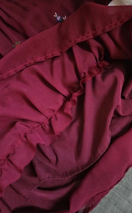 Bordowa sukienka boho Zara haftowana