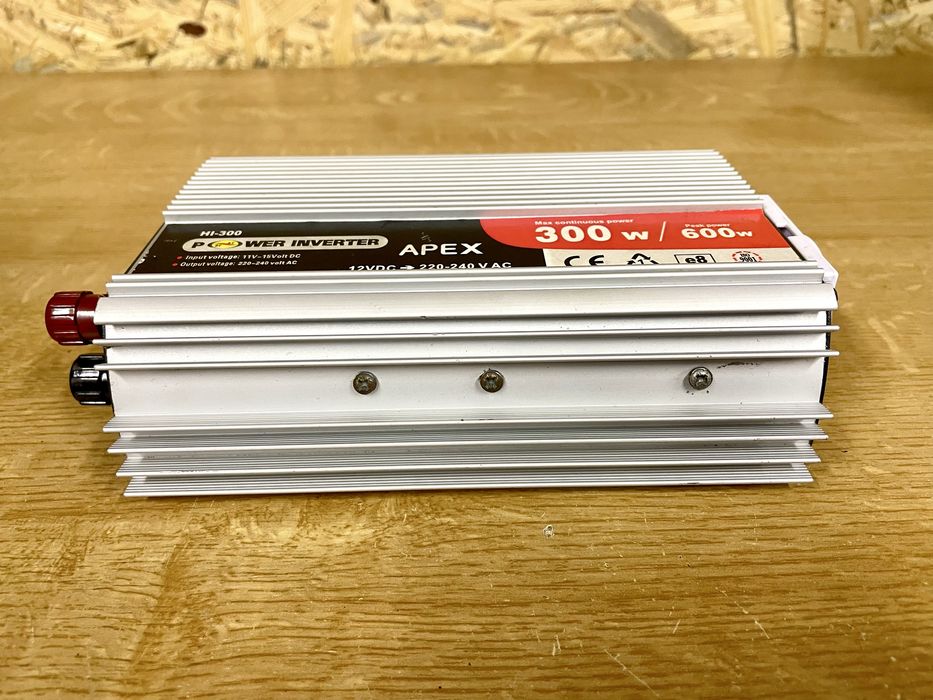 Przetwornica pradu 12V/230V 300W max 600W