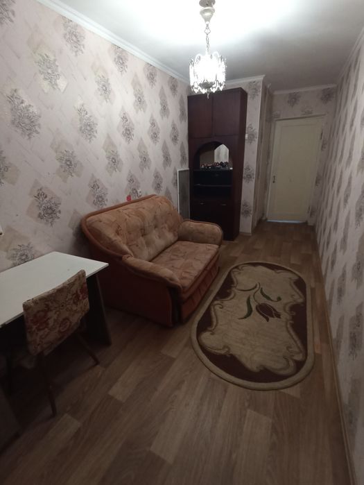 2к.  Цегляний будинок. Не торцева.