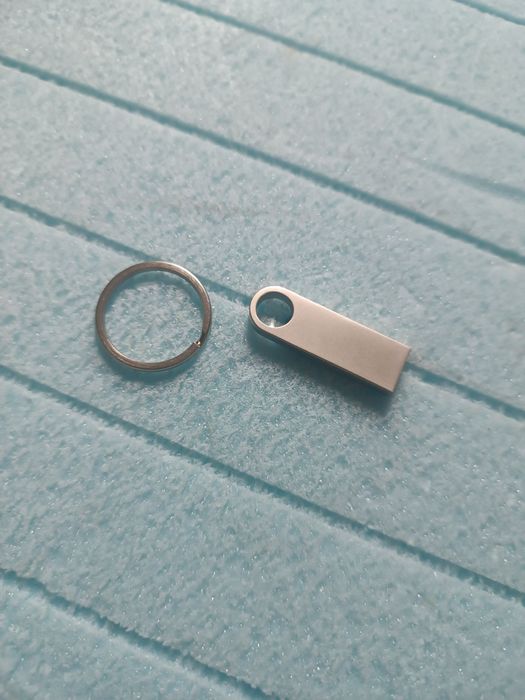 USB флеш накопитель. 32GB.