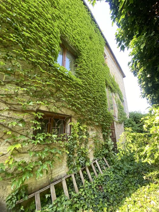 Купи свой большой дом возле Слободского рынка.