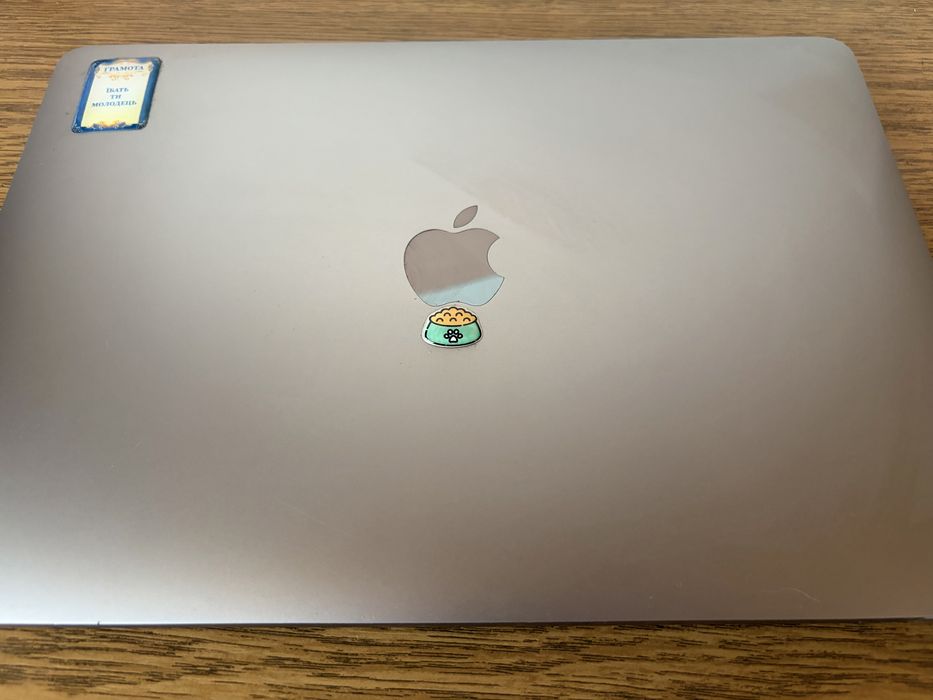 Macbook pro M1 13 256/16 2020