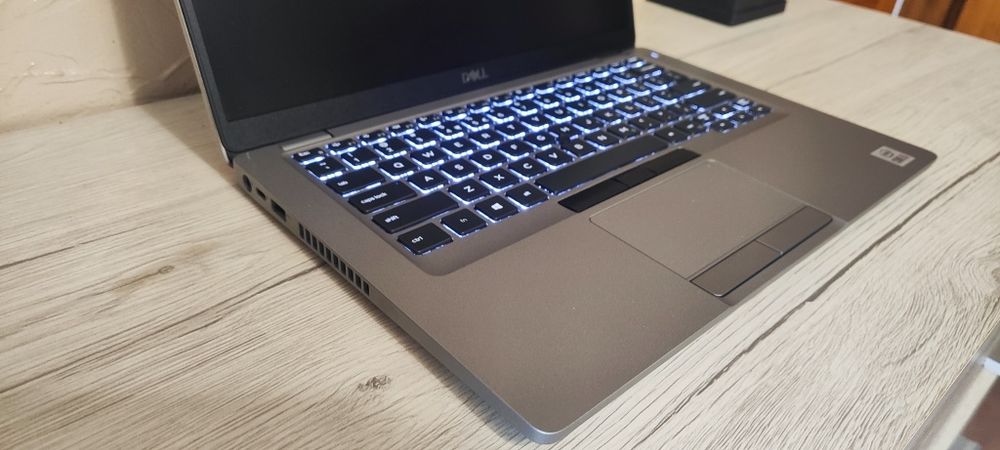 Сенсорний Dell i5-10310U/ОЗУ 16Gb/Nvme m2 256Gb/Video 2Gb