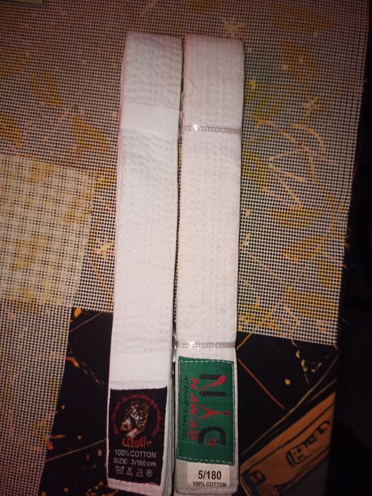 Білий пояс карате новий