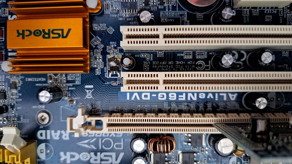 Motherboard Asrock AM2 + CPU Sempron