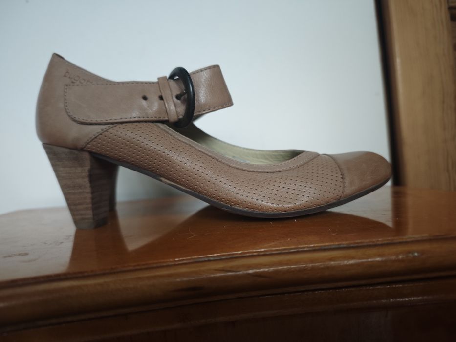 Buty na obcasie włoskie 39 skóra