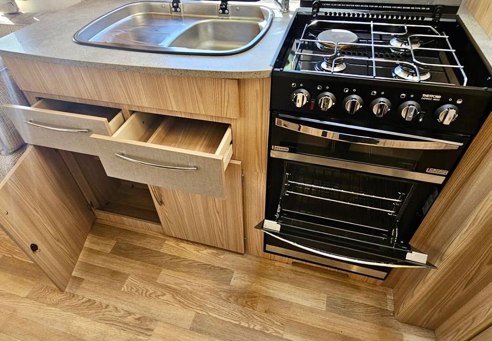 Caravana Coachman Amara - impecável