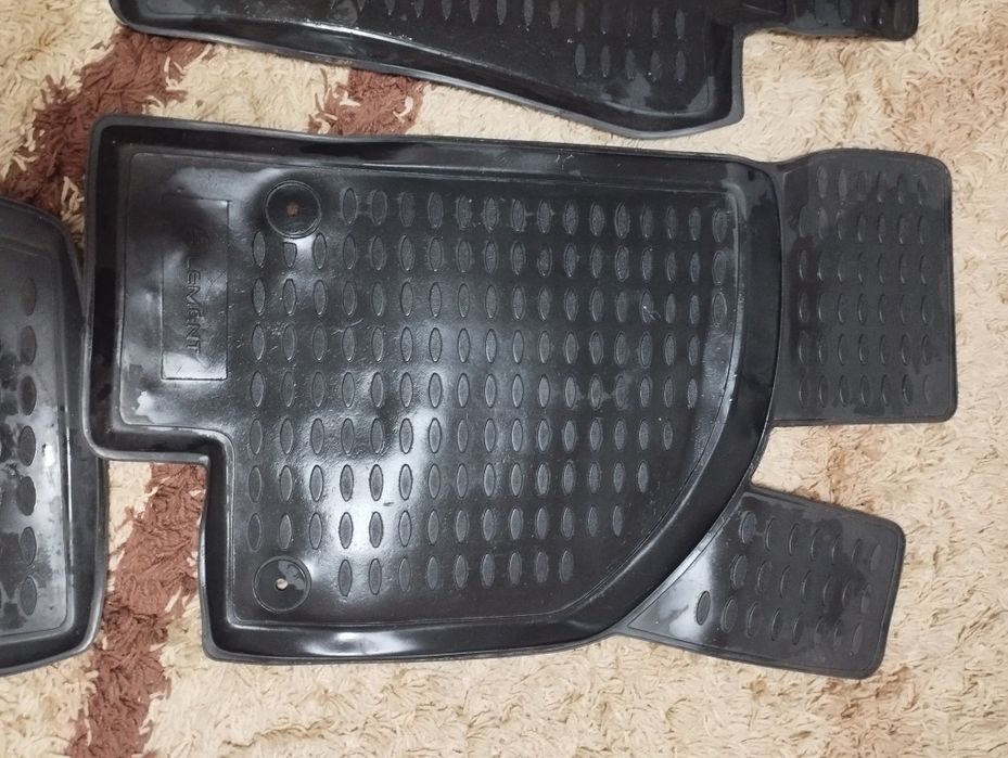 Коврики для автомобіля.