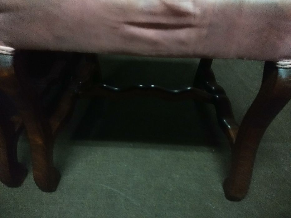 6 Cadeiras em madeira maciça