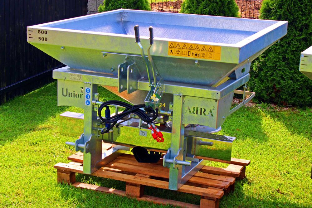 Rozsiewacz dwutarczowy Rozsiewacz nawozu 600L 800L HYDRAULIKA * OCYNK