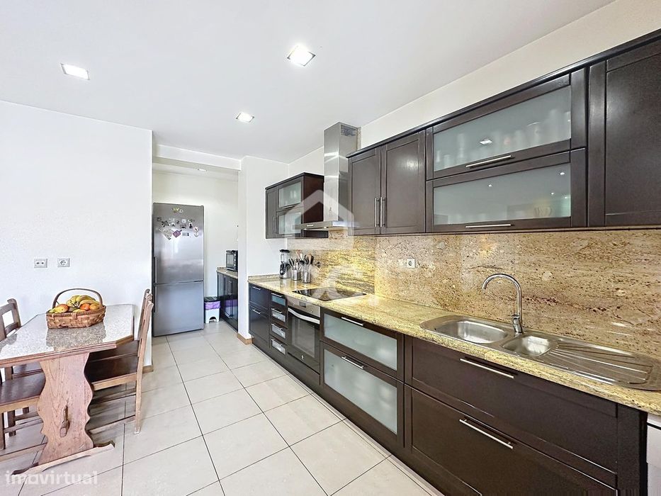 Apartamento T3 Moderno com Open Space, 3 Varandas e Suite