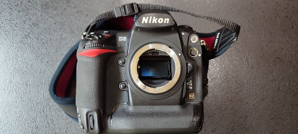 Продам фотоапарат Nikon D3(тушка)