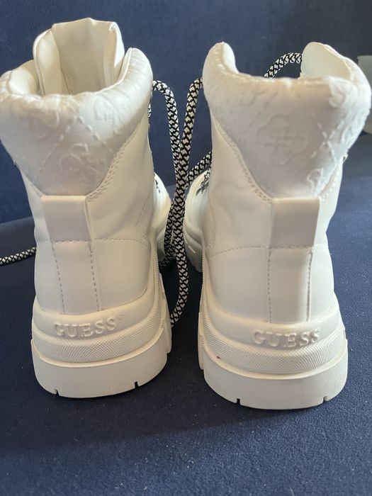 Buty zimowe Guess bezowe/biale rozmiar 39