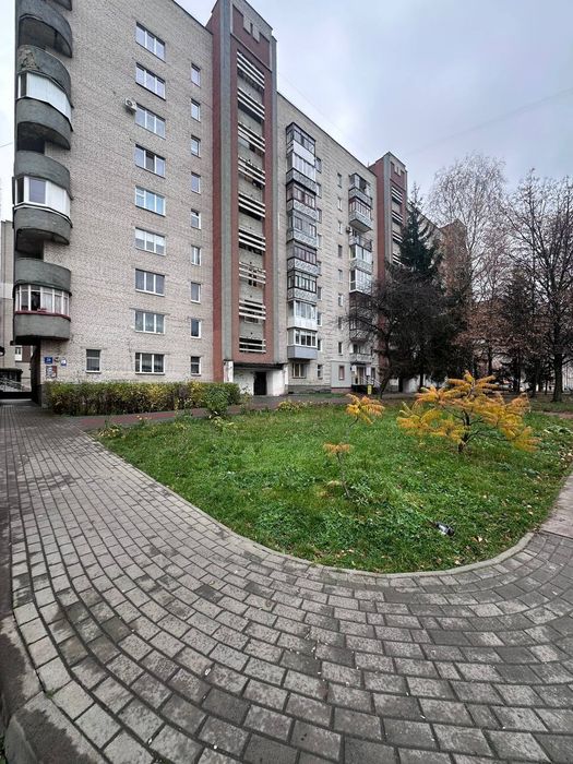 Продаж 2-кімнатної квартири біля РАГСу