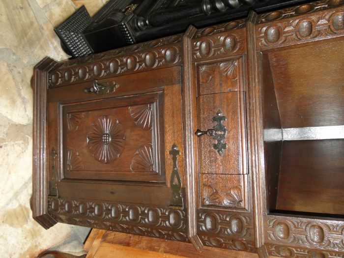 Móvel de canto em madeira trabalhada - óptimo estado