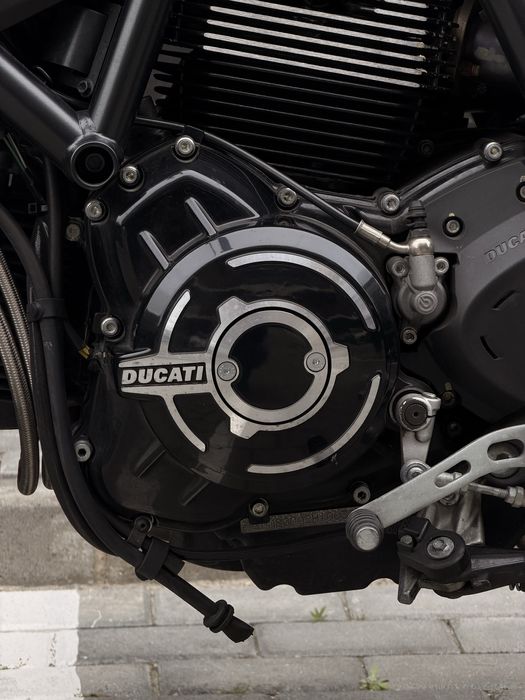DUCATI SCRAMBLER 800 - Como Nova!
