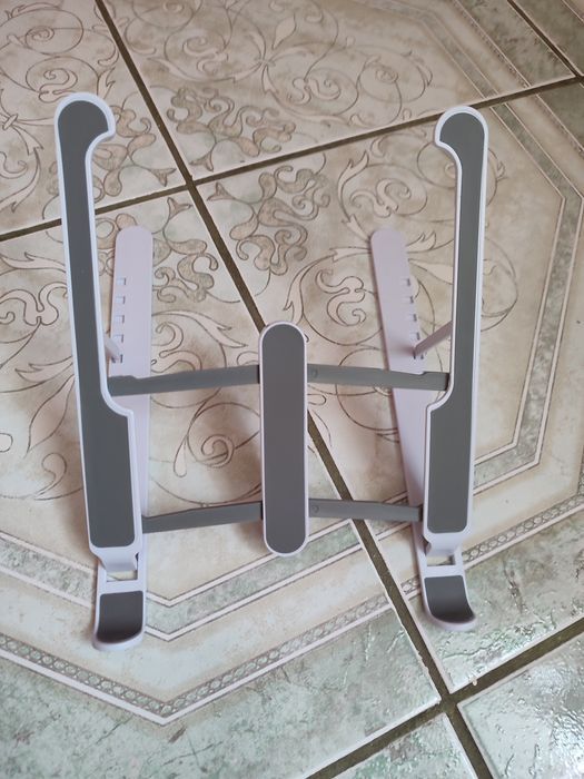 Nowa biała podstawka stojak pod laptopa komputer