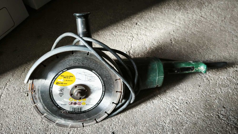 Rebarbadora Bosch 230mm