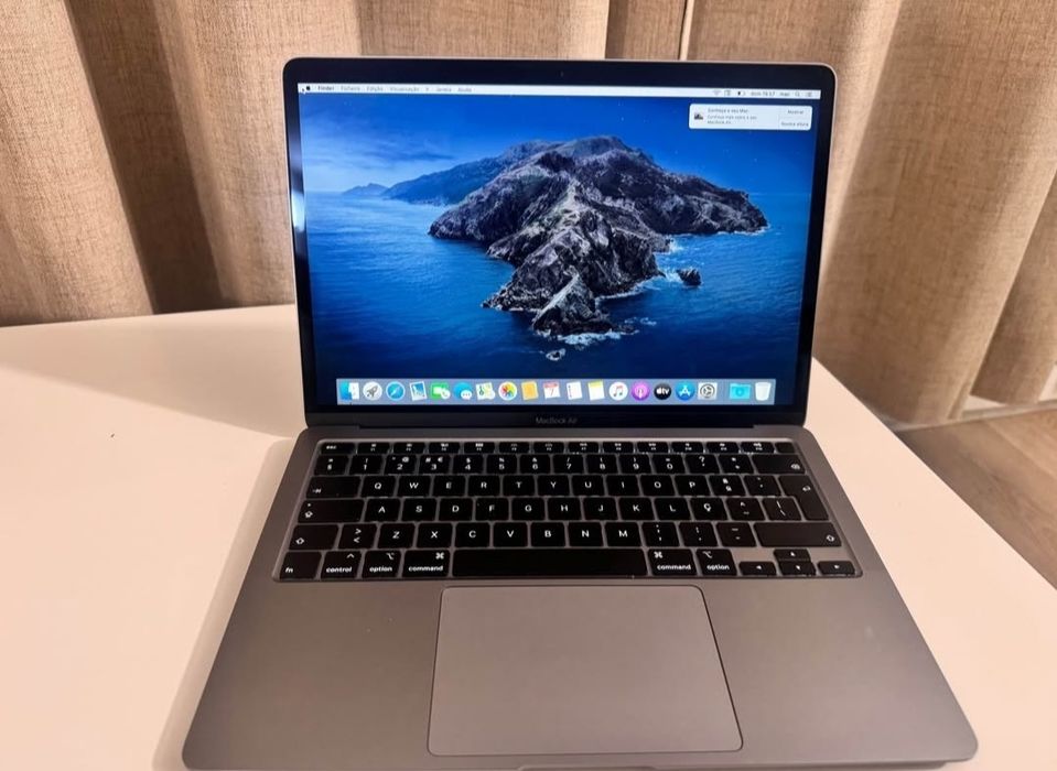 MacBook Air 2020 (13" Retina) - i5 Quad-Core / 8GB RAM