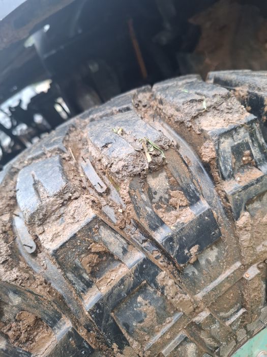 Vendo conjunto pneus e jantes