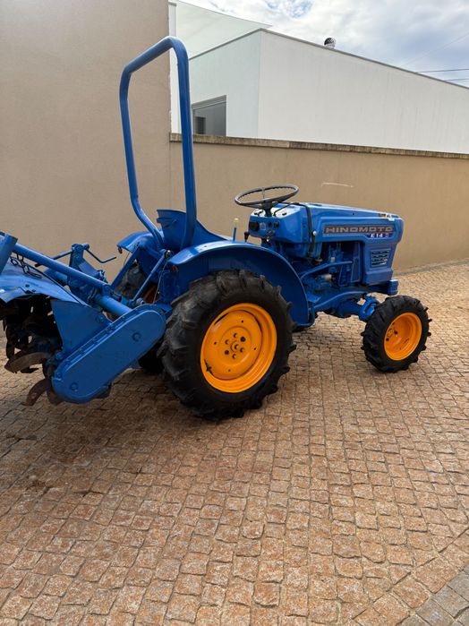 Trator Hinomoto em bom estado