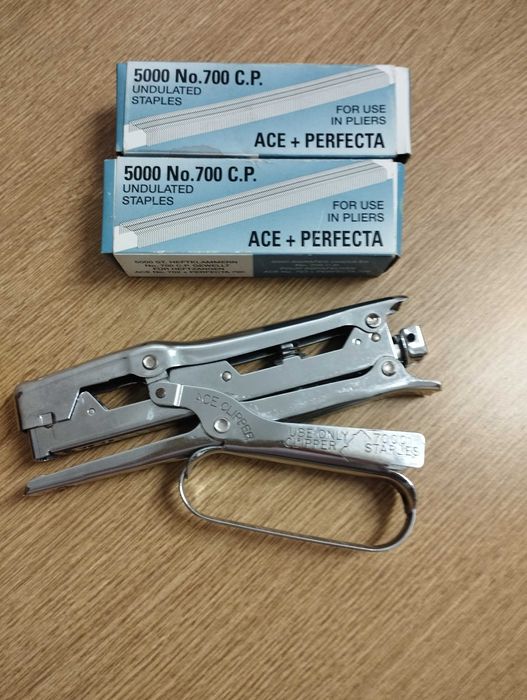 Agrafador Clipper para Marcação de Roupa de  Lavandaria