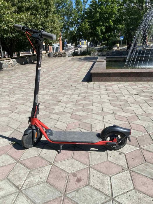 Электросамокат в хорошем состоянии