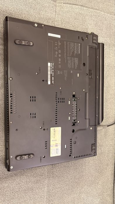 Lenovo ThinkPad R400