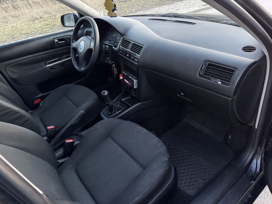 Volkswagen Bora 1.9 tdi 110km zwykla pompa 2001r z hakiem