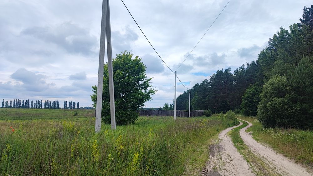 Ділянка, 12 соток з призначенням будівництво, біля лісу.